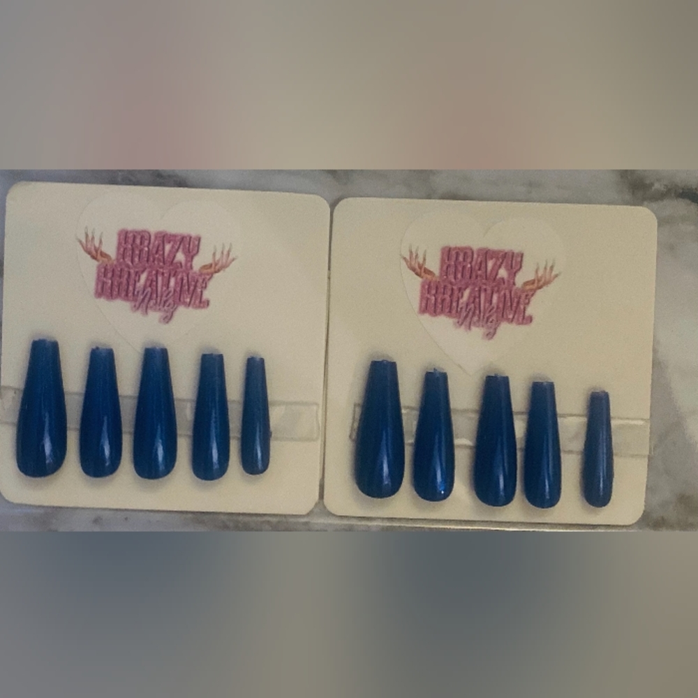 Press on nails